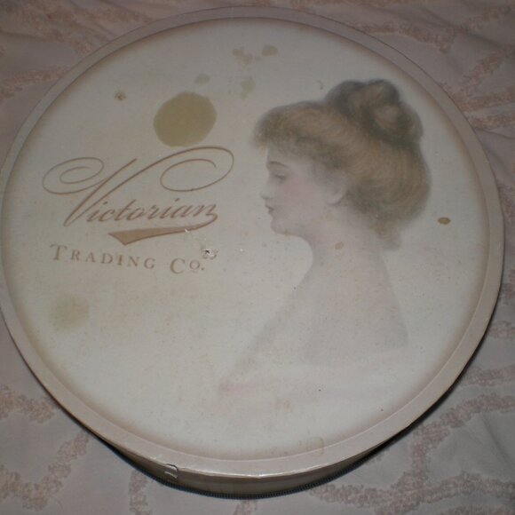 Victorian Trading Company Large Hat Box HTF and Rare! - Picture 1 of 6